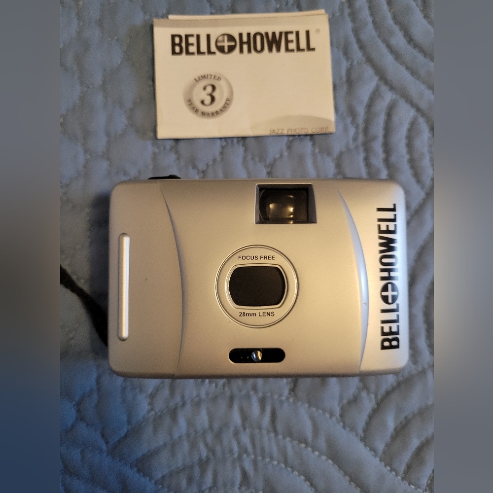 VTG Bell & Howell point & shot film camera w/ instructions and a case EUC